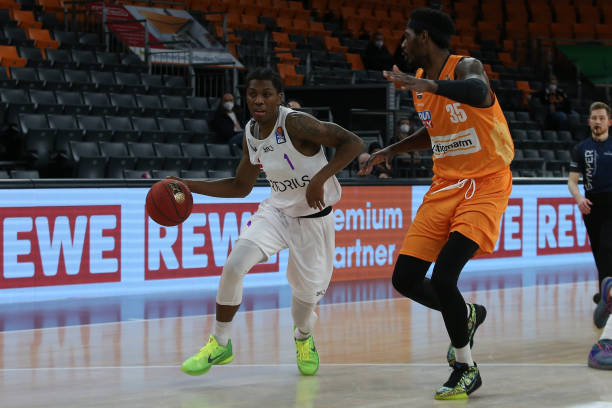 现是对斯诺 现是对斯诺